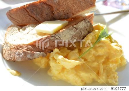 Organic scrambled eggs Organic scrambled eggs 9103777