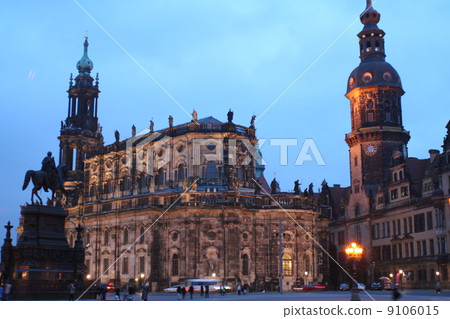 Night view of the Dresden court church Germany Night view of the Dresden court church Germany 9106015