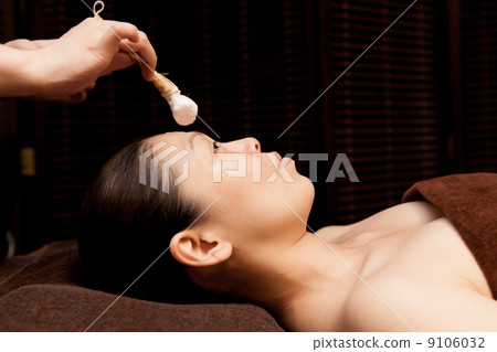 中年女性美容院深層清潔 中年女性美容院深層清潔 9106032