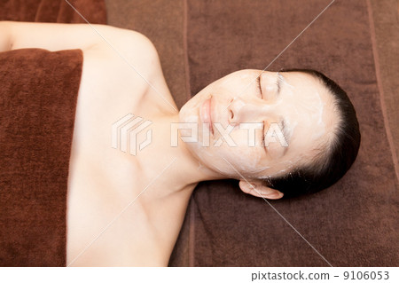 中年女性美容院深層清潔 中年女性美容院深層清潔 9106053