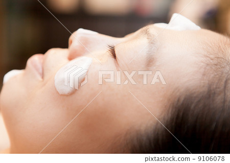 中年女性美容院深層清潔 中年女性美容院深層清潔 9106078