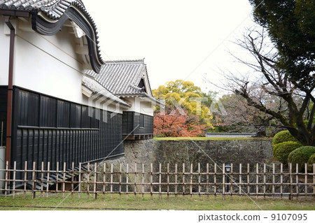 雨後的熊本城堡Honmaru Goten 9107095