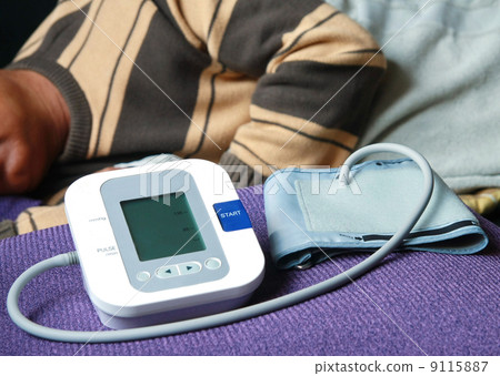 blood pressure check 9115887