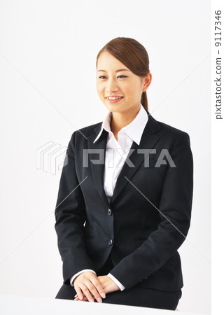 A woman receiving an interview 9117346