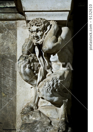 satyr statue Dresden 9132610