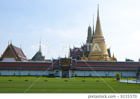 Full view of Emerald Buddha temple Full view of Emerald Buddha temple 9135370