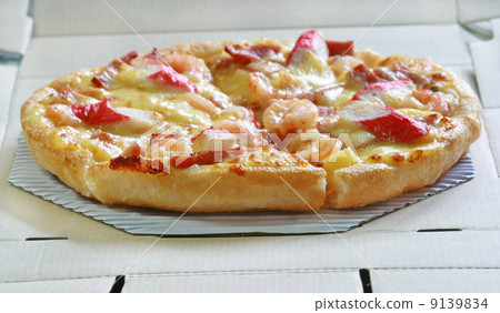 sausage pizza 9139834