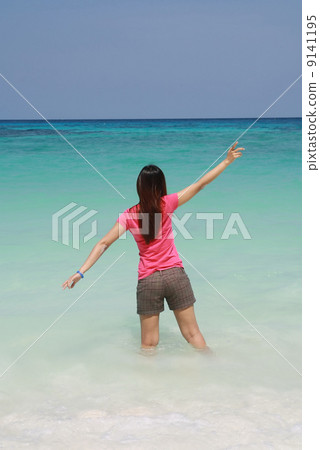 asia women walk in sea asia women walk in sea 9141195