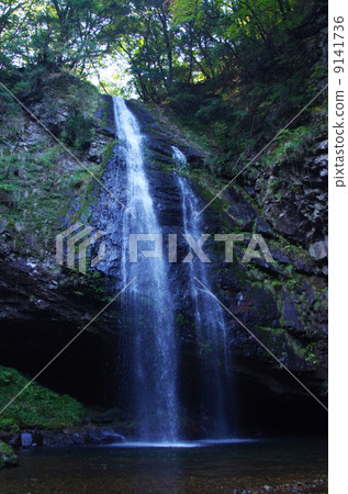 Crown waterfall 9141736