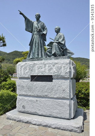 A bronze statue of Yoshida Matsuno and Shinkuke Kaneko · morning of the depression A bronze statue of Yoshida Matsuno and Shinkuke Kaneko · morning of the depression 9141935