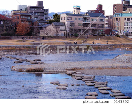 Kamo河在冬天 9145892