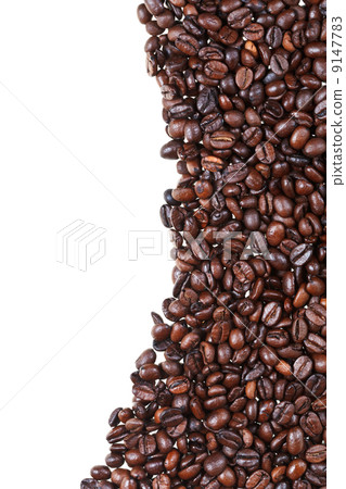 roasted coffee beans close up 9147783