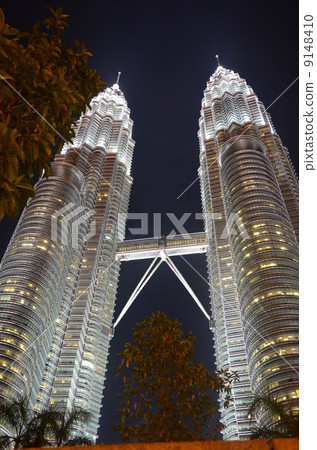 Twin Tower Twin Tower 9148410