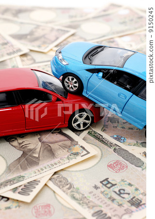 Money and minicar 9150245