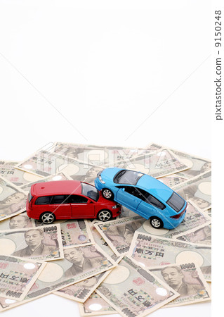 Money and minicar 9150248