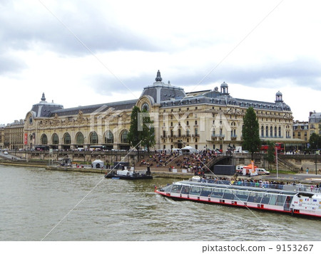 Musée d'Orsay and the Seine river Musée d'Orsay and the Seine river 9153267