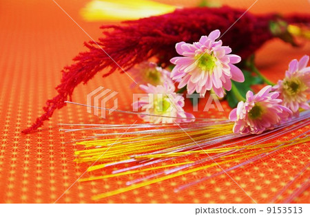 Fall and winter celebration image · Kaitou and spray mum flower gold and silver water drawing · hemp leaf pattern Japanese paper back lateral position 9153513