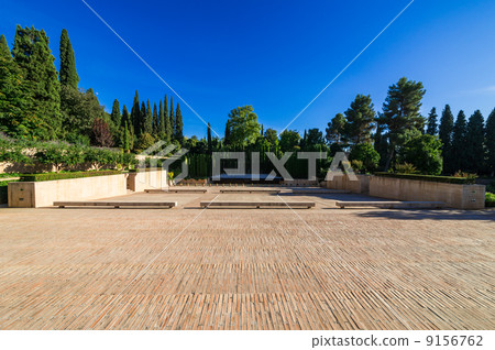 阿爾罕布拉宮亨尼里公平花園的戶外舞台 照片素材 圖片 圖庫