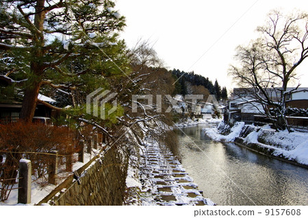 Snow scene 9157608