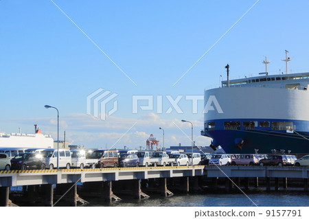 A car carrier A car carrier 9157791