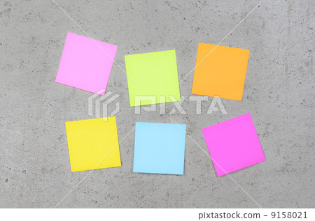 Post-it on the wall Post-it on the wall 9158021