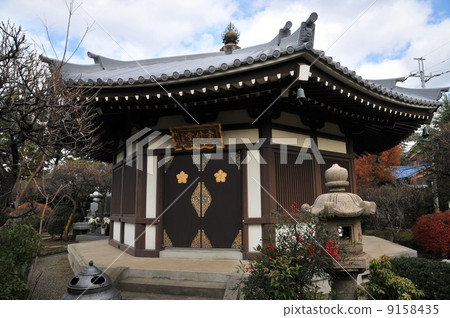 Nakayama蓮花寺每天的寺廟陵墓 9158435