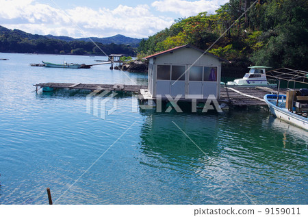 Work hut anywhere 9159011