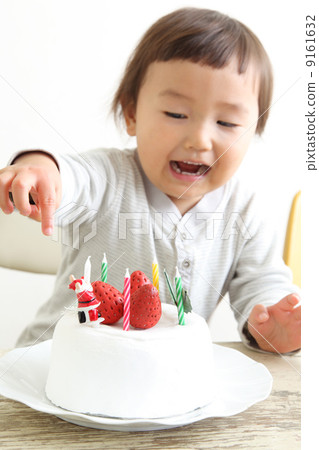Christmas cake and children 9161632