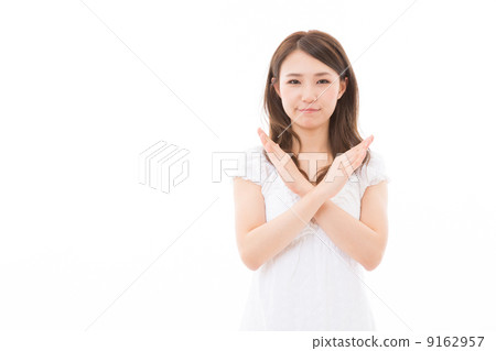 一位年輕女士拒絕了 一位年輕女士拒絕了 9162957