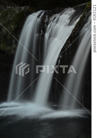 瀑布 9163121