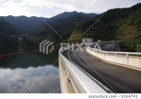 Yufeng dam Yufeng dam 9164741