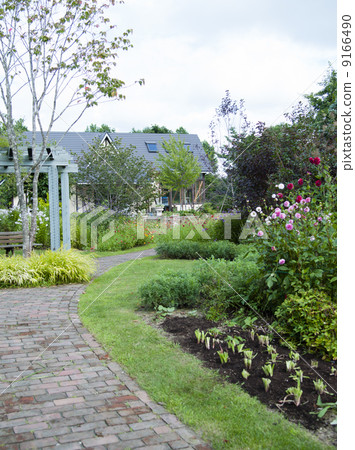 The garden (English garden) 9166490