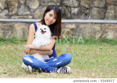 girl with dog 9168917