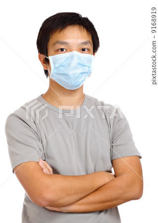 Man wears mask 9168919