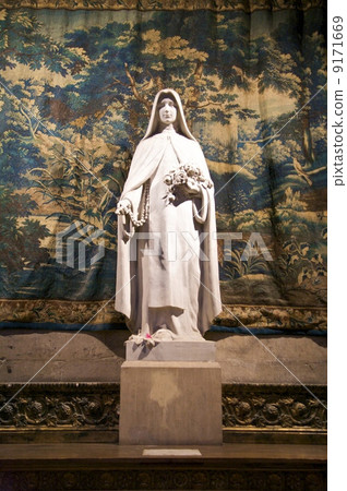 white statue with tapestry white statue with tapestry 9171669