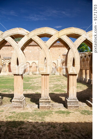 old cloister ruins 9171703