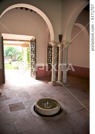 arab room with columns arab room with columns 9171707