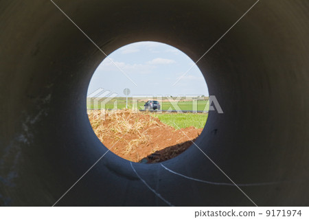 hole to the road hole to the road 9171974