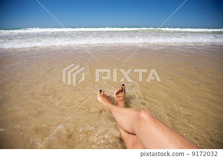 resting legs at Conil beach 9172032