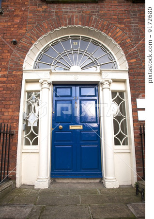 blue classic door 9172680