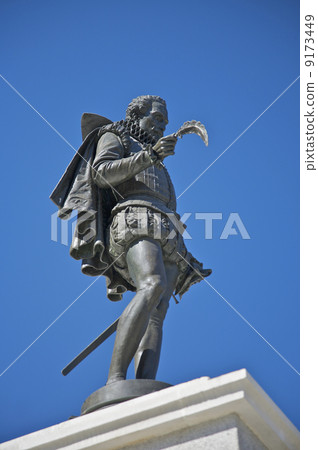 cervantes statue 9173449