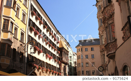 Goldenes Dachl in Innsbruck 9175624