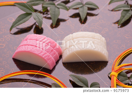 Red and white fish paste 9175973
