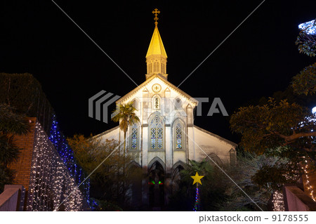 Night view of The Great St. Catholic Church 9178555