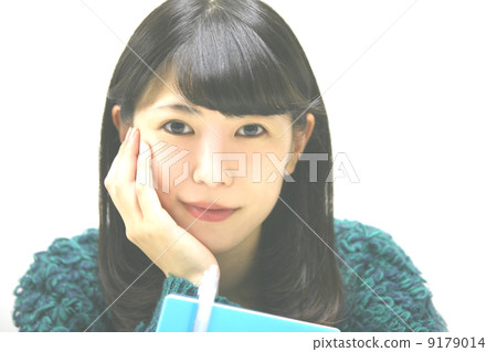 微笑與筆記的婦女 9179014