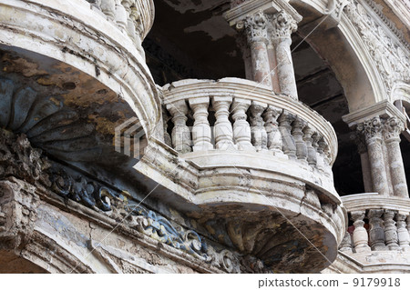 balcony of the old building 9179918