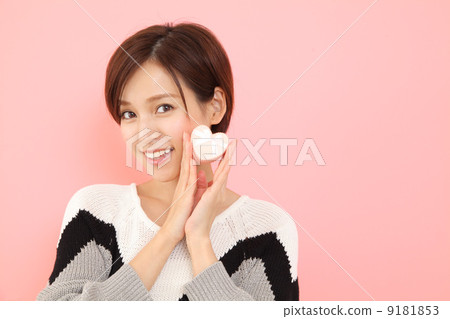 一個心形禮物的女人 9181853