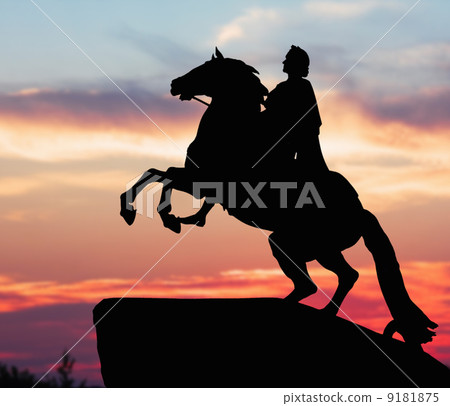 Monument of Peter Great, silhouette against the sunset. St. Pete 9181875