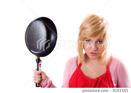 housewife with pan 9183165