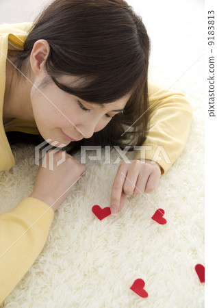 Staring at the heart 9183813